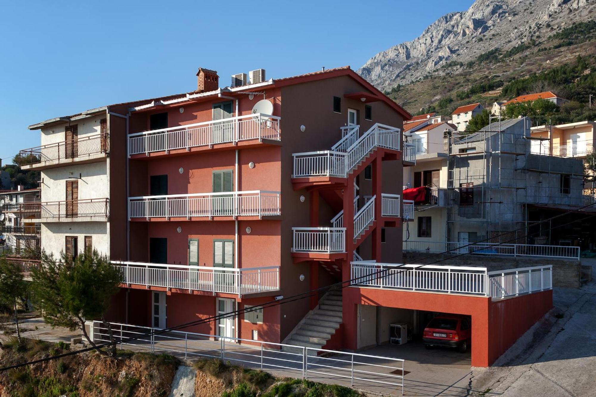 Apartments Toni 奥米什 外观 照片